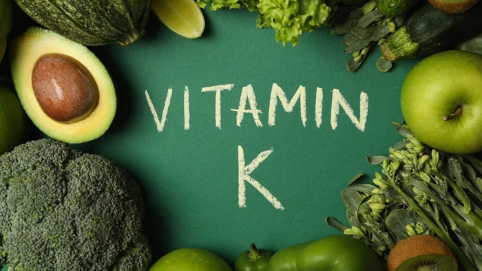 Vitamin K Là Gì? Công Dụng, Nhu Cầu Hàng Ngày & Nguồn Thực Phẩm Giàu Vitamin K